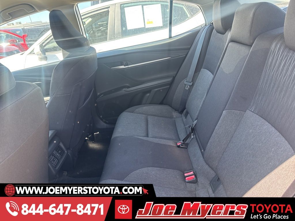 Used 2025 Ice Cap Toyota LE image 3