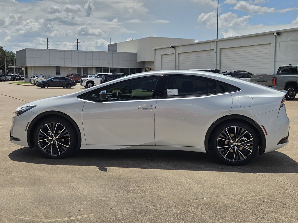 New 2027 Wind Chill Pearl Toyota XLE image 6