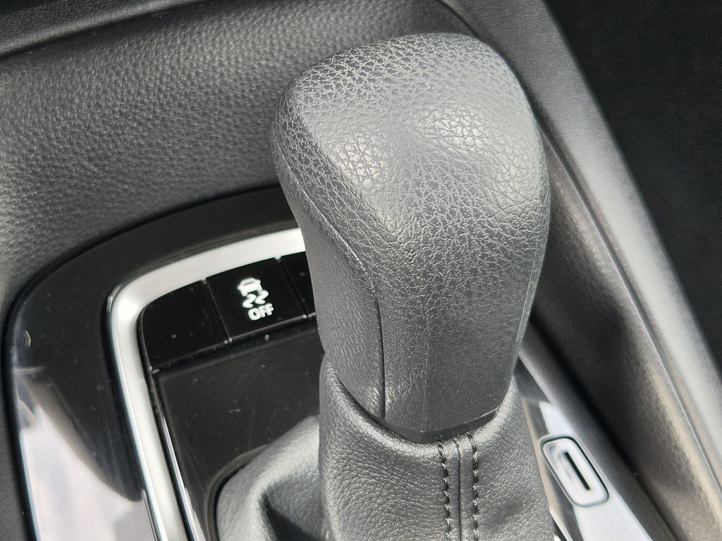 Used 2026 Ice Toyota LE image 21