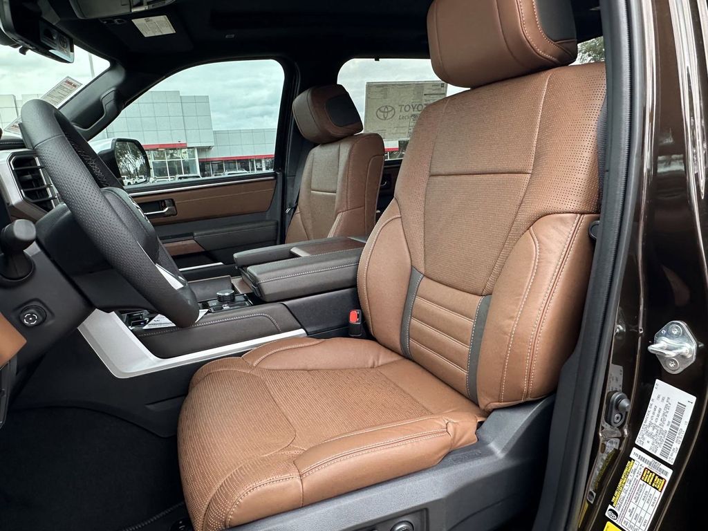 2025 Toyota Tundra 1794 Edition - Photo 18