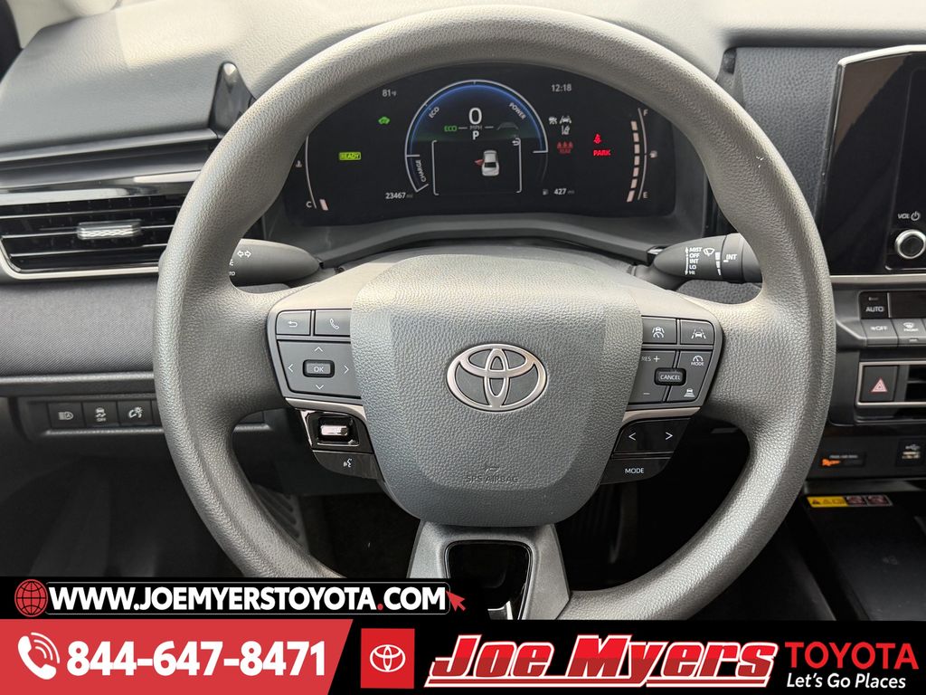 Used 2025 Ice Cap Toyota LE image 15