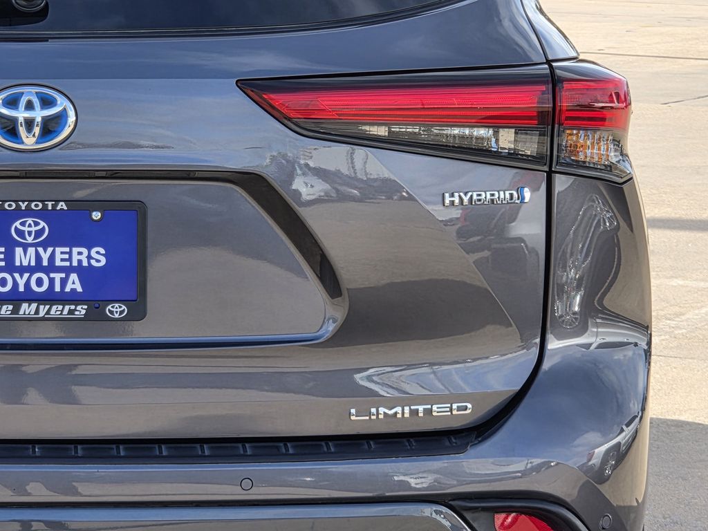 Used 2023 Magnetic Gray Metallic Toyota Limited image 9