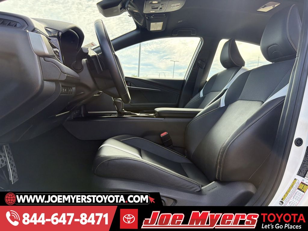 Used 2025 Ice Toyota SE image 27