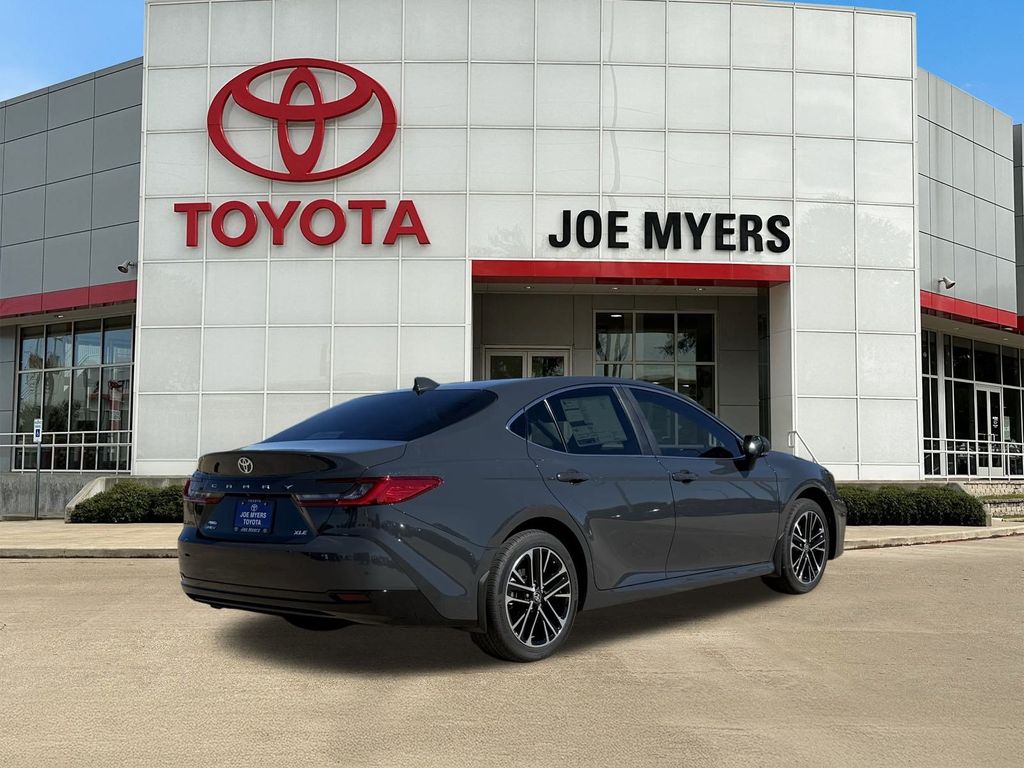 2026 Toyota Camry XLE - Photo 4