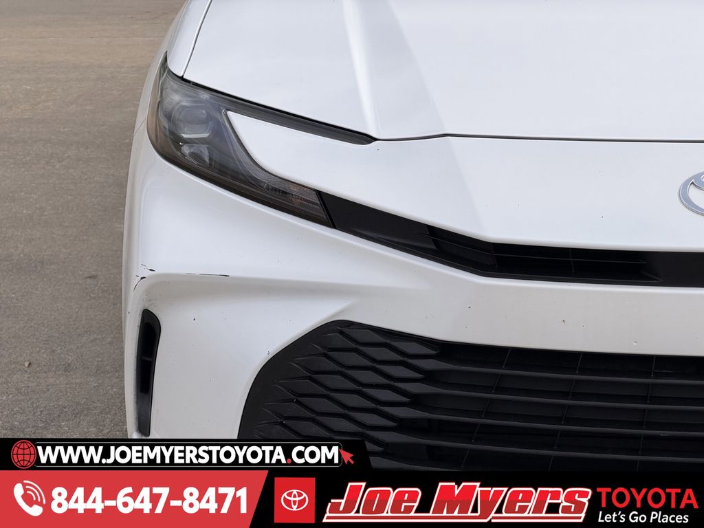 Used 2025 Ice Cap Toyota LE image 5