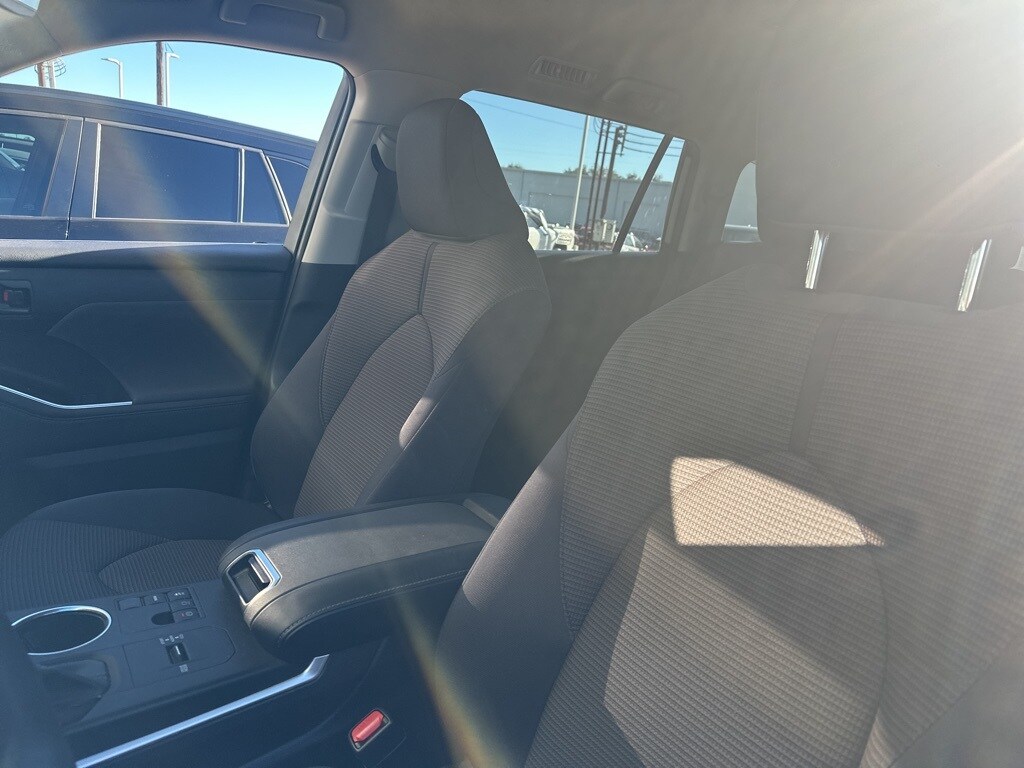 Used 2023 Toyota Highlander L SUV