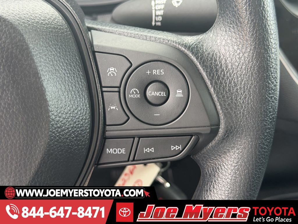 Used 2025 Ice Cap Toyota LE image 22