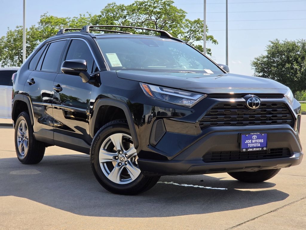 Used 2025 Toyota RAV4 XLE SUV