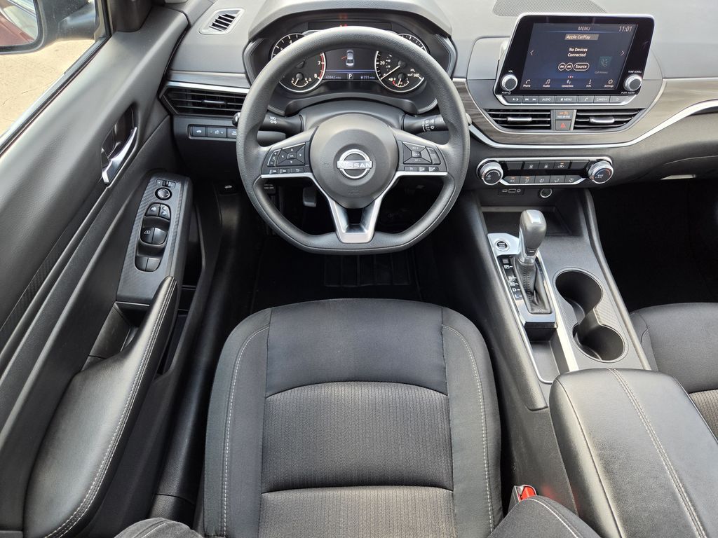 Used 2025 Garnet Pearl Metallic Nissan 2.5 SV image 13