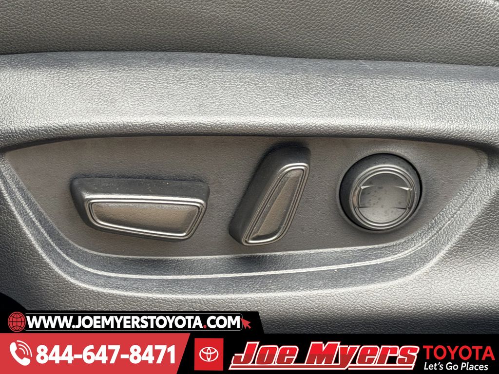 Used 2025 Reservoir Blue Toyota XLE image 28