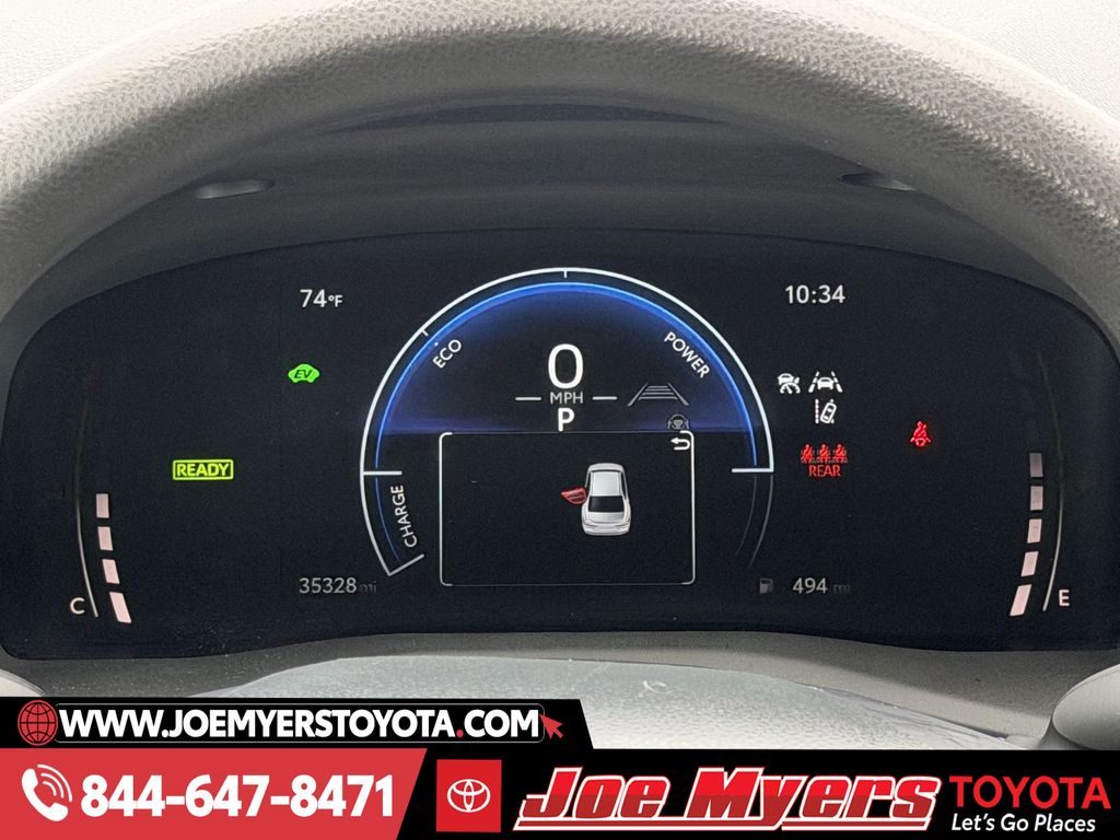 Used 2025 White Toyota LE image 16