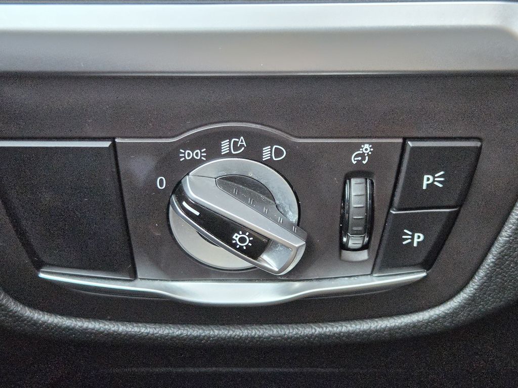Used 2024 Dark Graphite Metallic BMW xDrive30i image 24