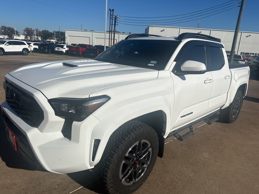 Used 2025 Toyota Tacoma SR5 Truck