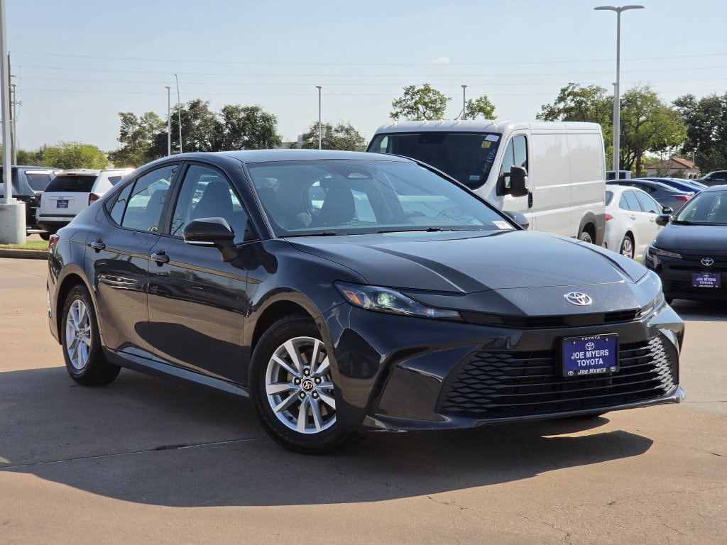 Used 2025 Underground Toyota LE image 2