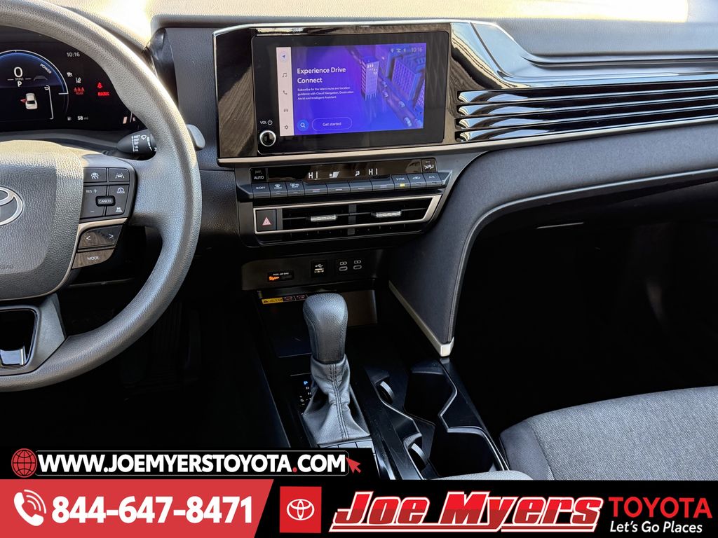 Used 2025 Ice Cap Toyota LE image 17