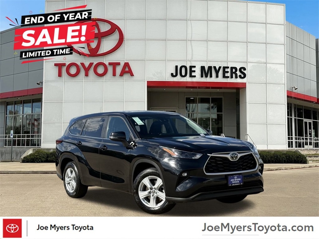 Used 2024 Toyota Highlander LE SUV
