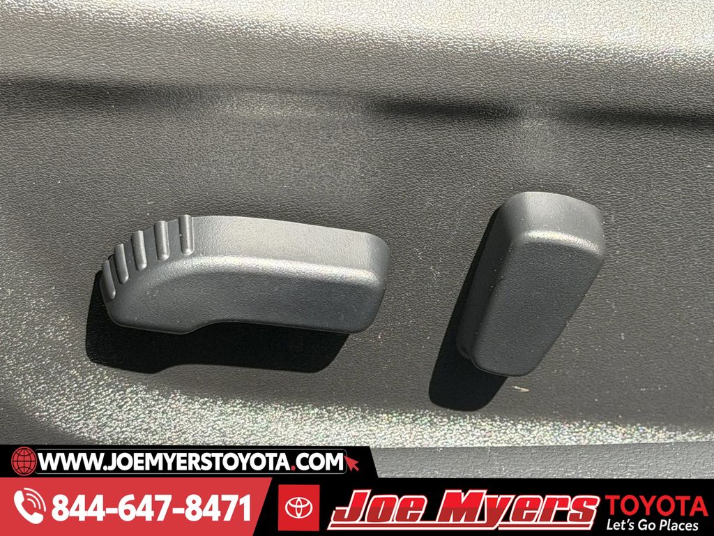 Used 2025 Gun Metallic Nissan 2.5 SV image 27