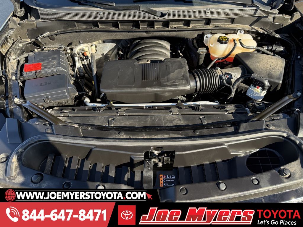 Used 2025 Black Chevrolet LT image 32