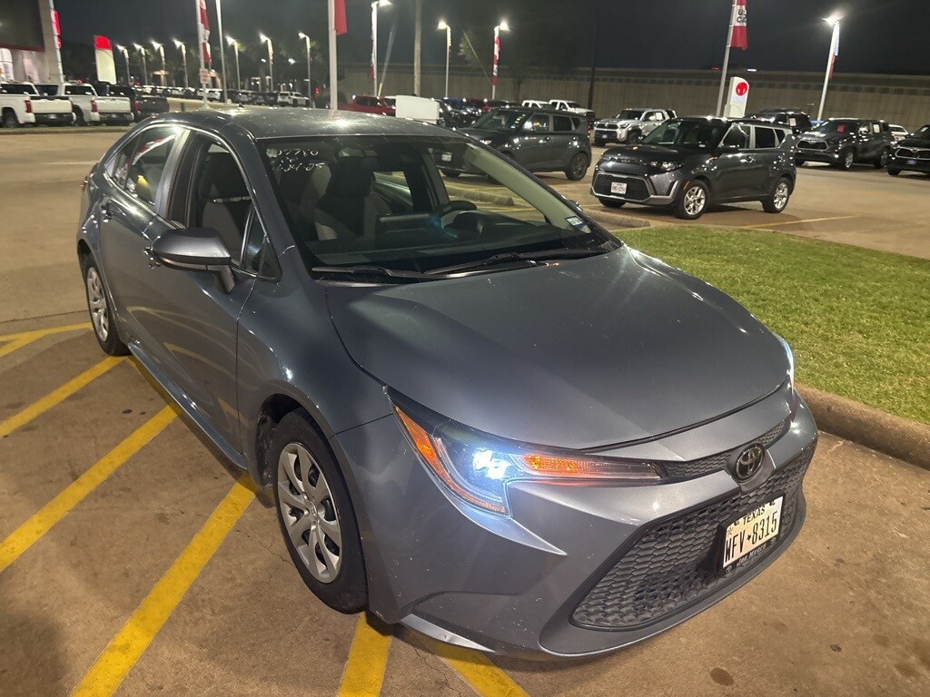 Used 2022 Toyota Corolla LE Sedan