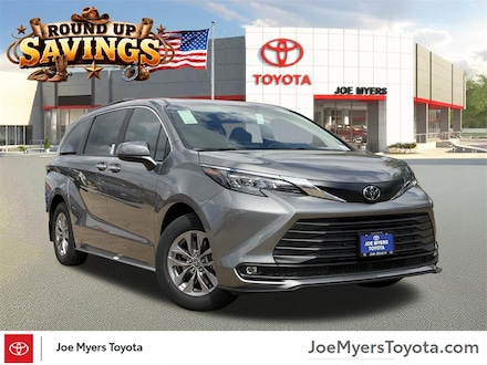 2026 Toyota Sienna XLE 8 Passenger Van Passenger Van