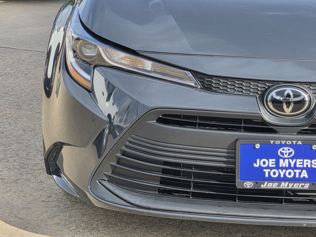 Used 2025 Underground Toyota LE image 5