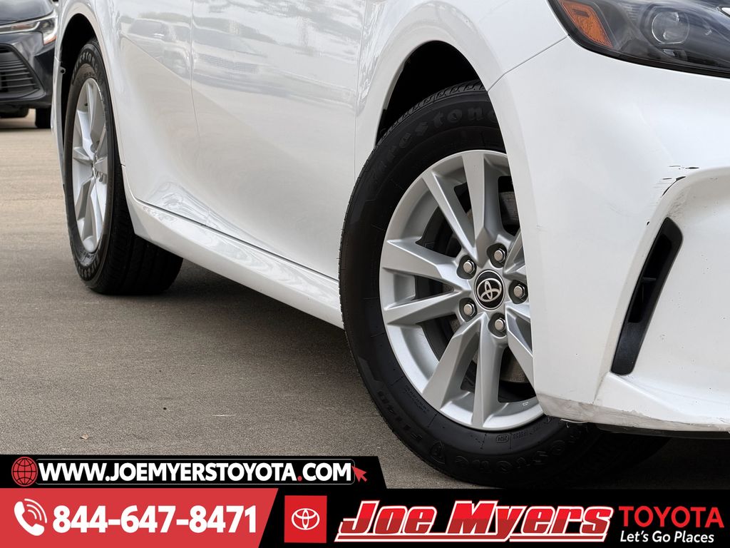 Used 2025 Ice Cap Toyota LE image 12
