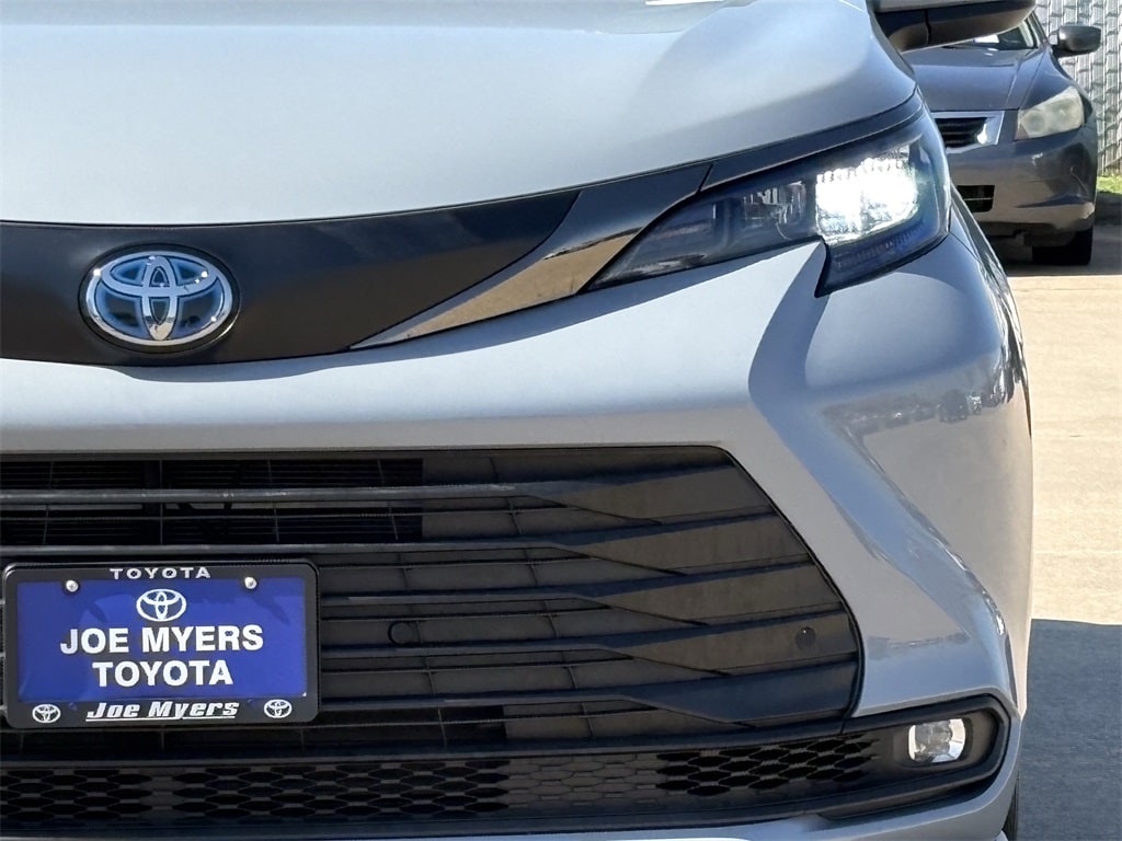 Used 2024 Toyota Sienna Woodland Edition Minivan/Van