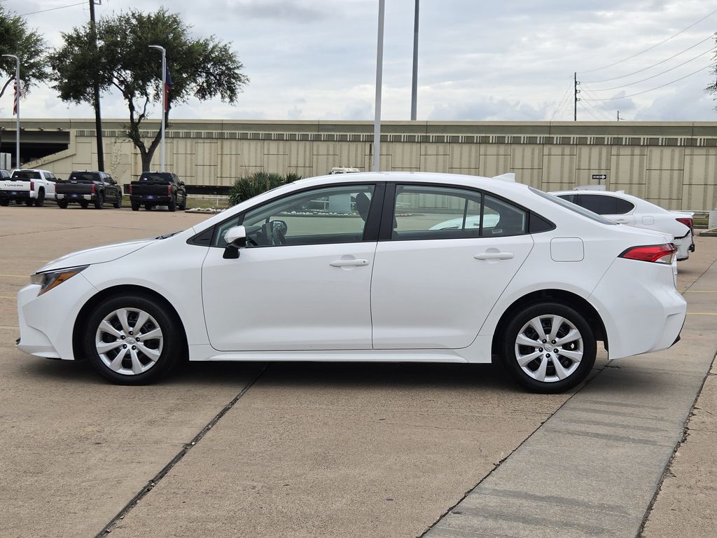 Used 2025 Ice Toyota LE image 6