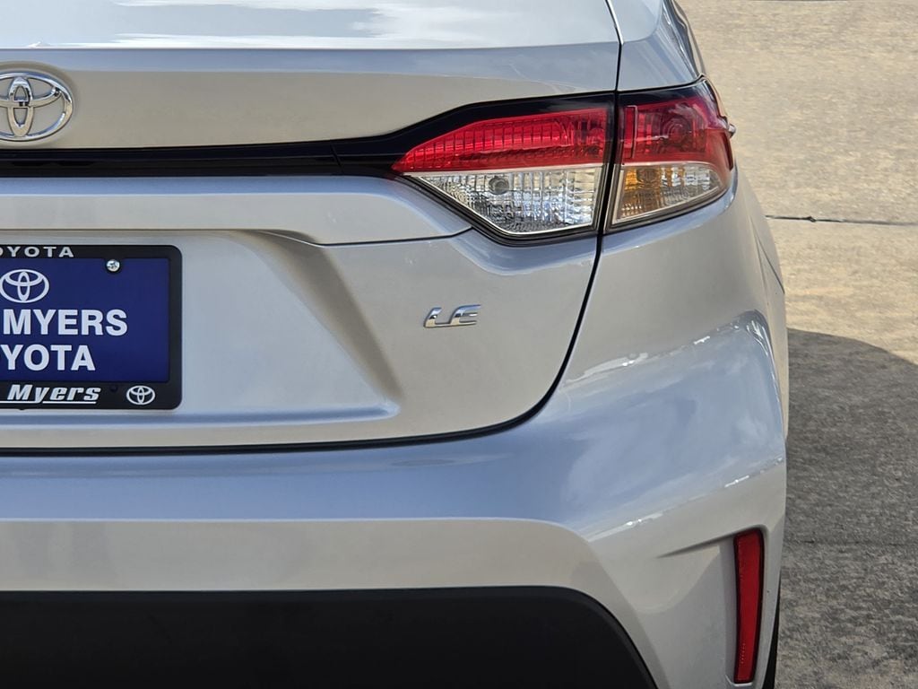 Used 2026 Classic Silver Metallic Toyota LE image 9