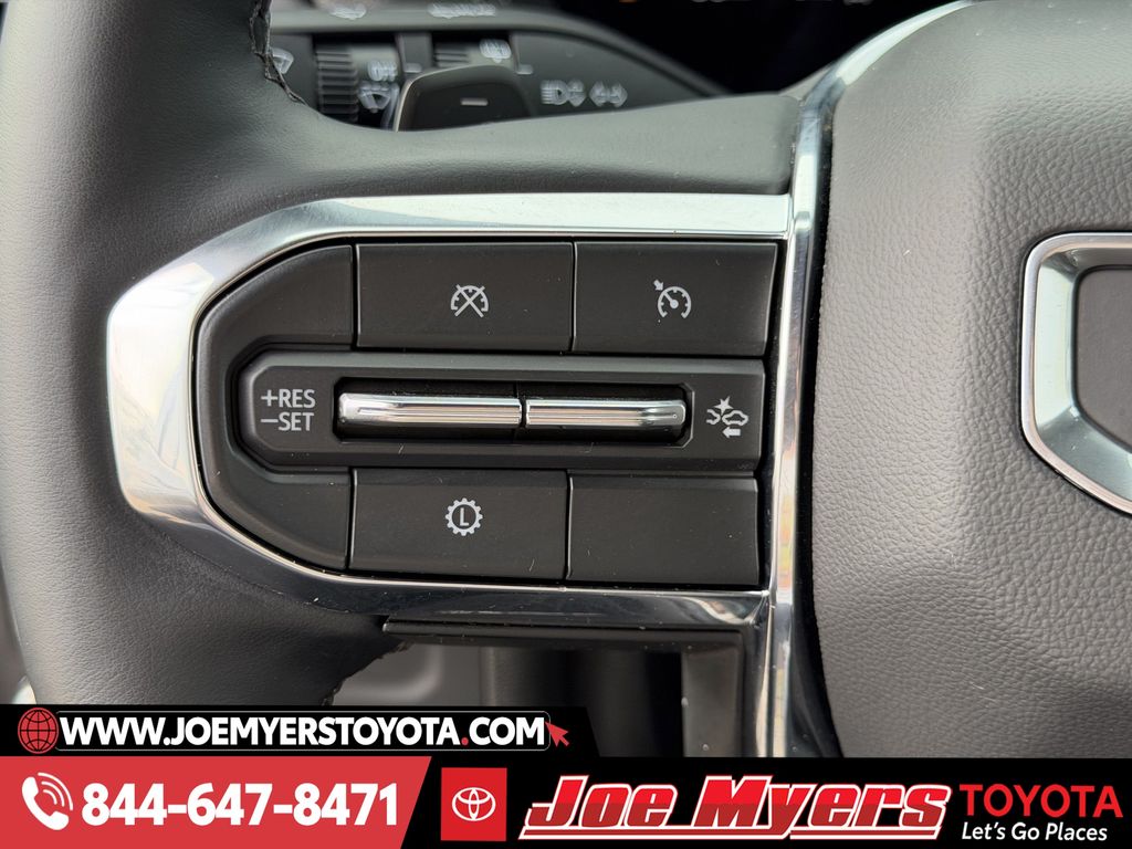 Used 2025 Onyx Black GMC Denali image 23