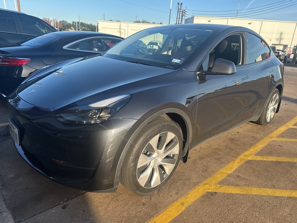 Used 2024 Tesla Model Y Standard Range SUV