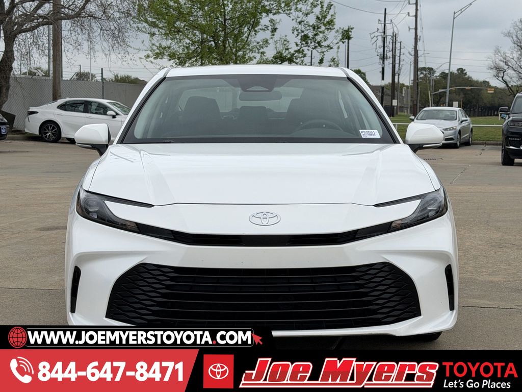 Used 2025 Ice Cap Toyota LE image 3