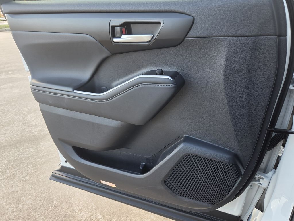 Used 2026 Pearl Toyota XLE image 26