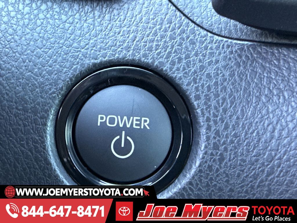 New 2026 Heavy Metallic Toyota XLE image 15