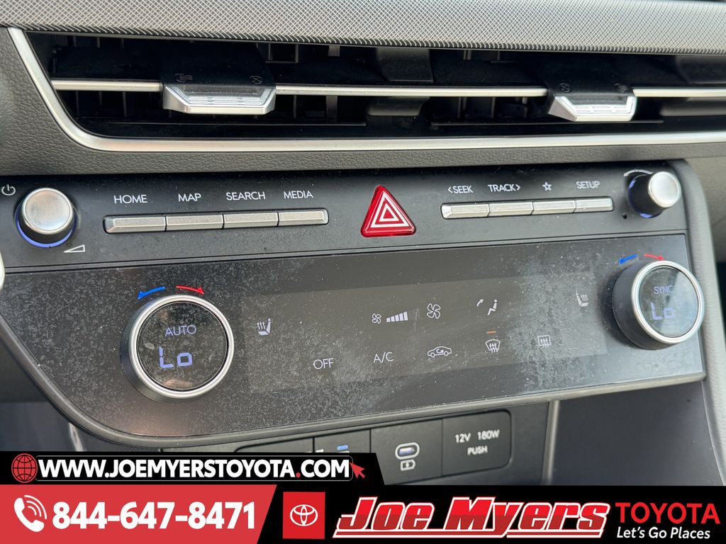 Used 2025 Aero Silver Hyundai SEL image 19