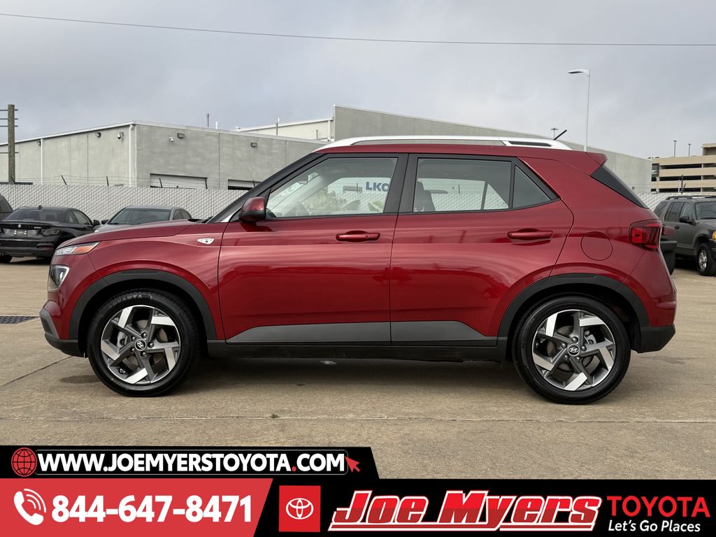 Used 2025 Ultimate Red Hyundai SEL image 6