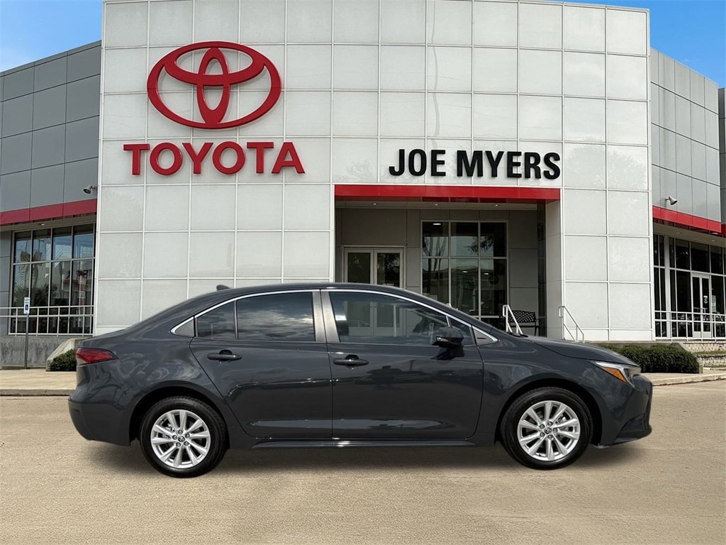 Used 2025 Toyota Corolla Hybrid XLE Sedan