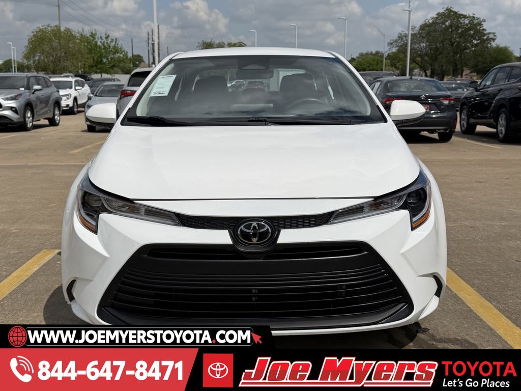 Used 2025 Ice Cap Toyota LE image 3