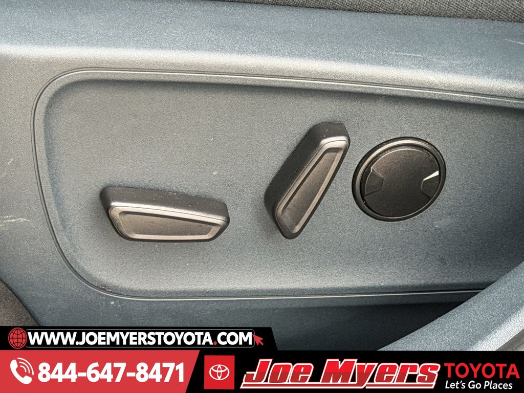 Used 2024 Carbonized Gray Metallic Ford XLT image 28