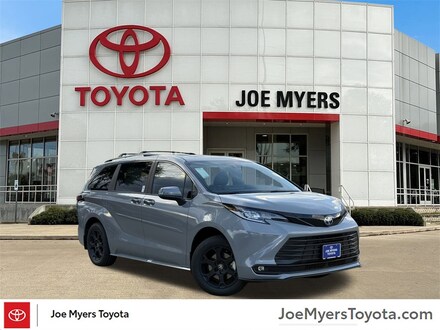 2025 Toyota Sienna Woodland Edition Van Passenger Van
