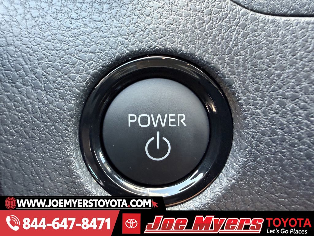 New 2026 Ice Cap Toyota LE image 17