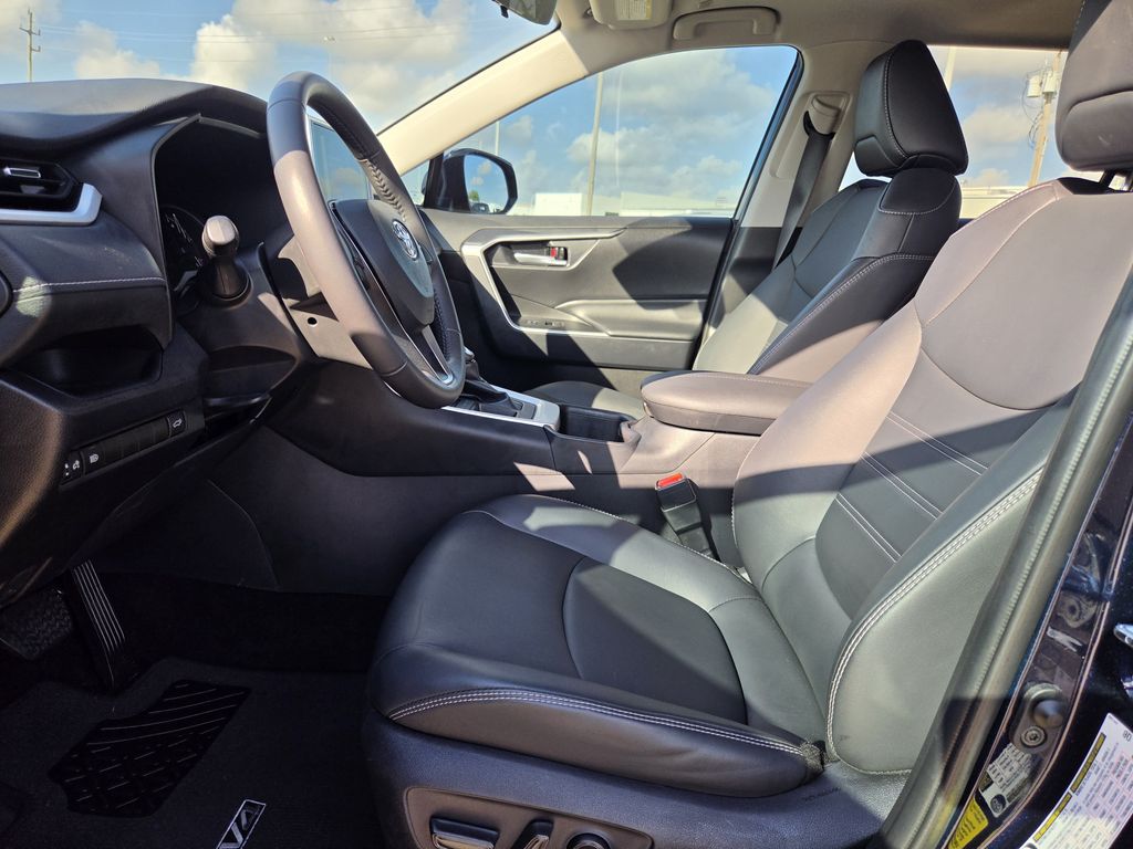 Used 2025 Blueprint Toyota XLE Premium image 27