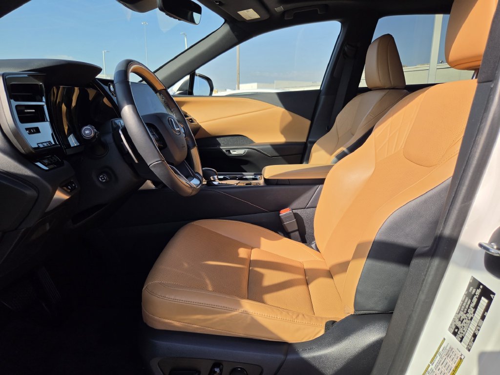 Used 2024 White Pearl Lexus 350 Premium image 25