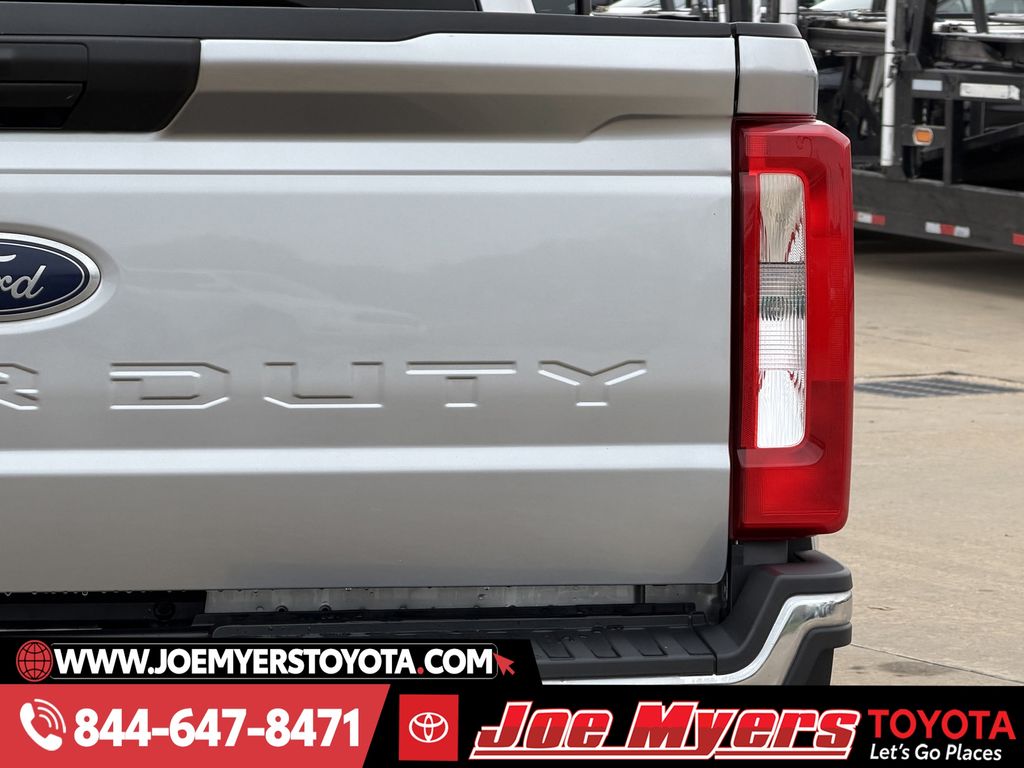 Used 2024 Iconic Silver Metallic Ford XLT image 9