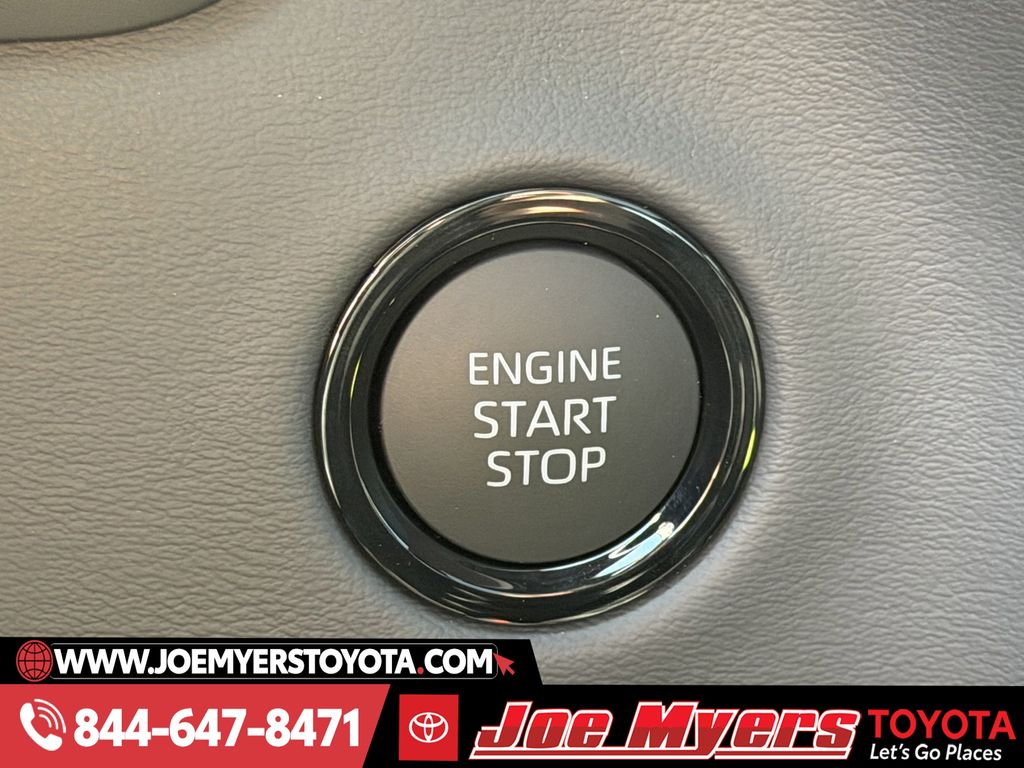 New 2026 Midnight Black Toyota Platinum image 20