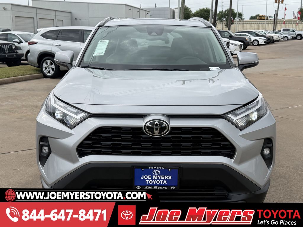 Used 2022 Silver Sky Metallic Toyota XLE Premium image 3