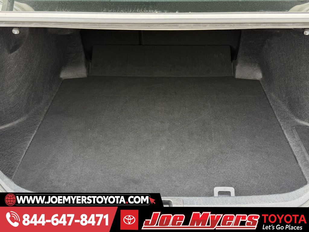 Used 2025 Ice Cap Toyota LE image 29