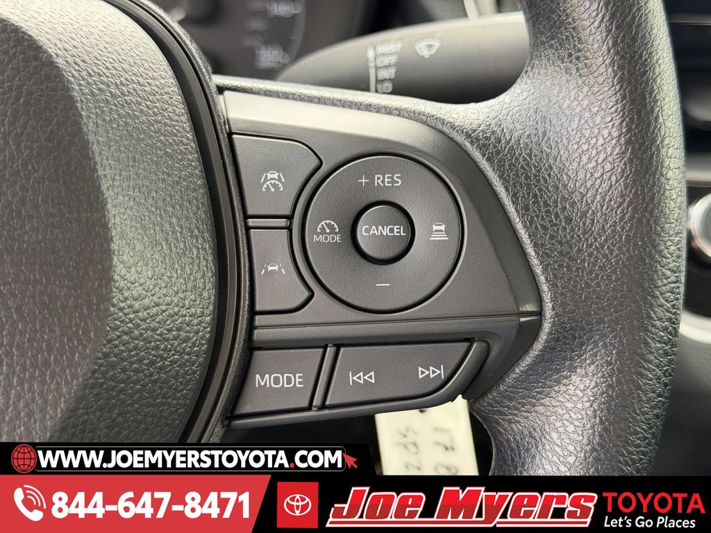 Used 2025 Ice Cap Toyota LE image 22