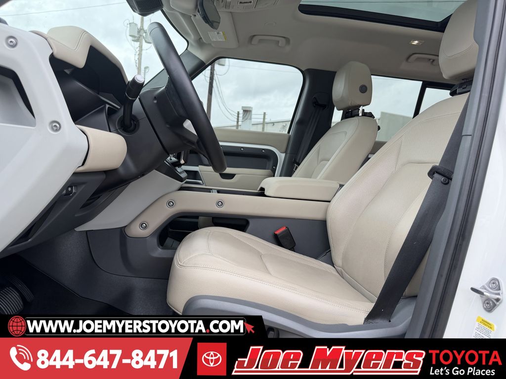 Used 2024 Fuji White Land Rover S image 26