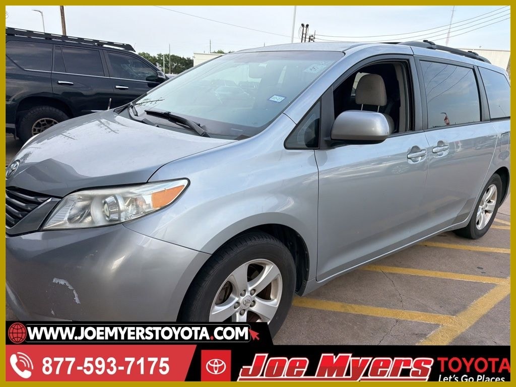 2014 Toyota Sienna LE